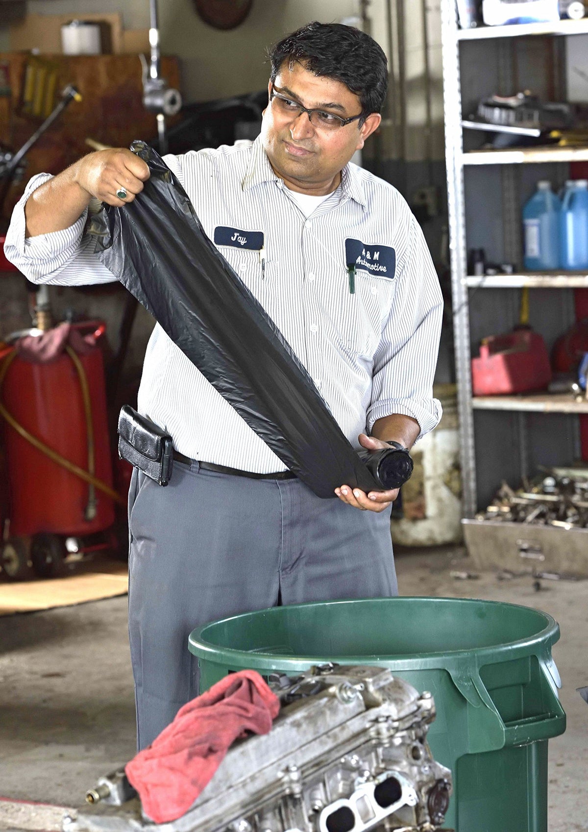 Black 40-45 Gal Coreless Roll Trash Bags M46506
